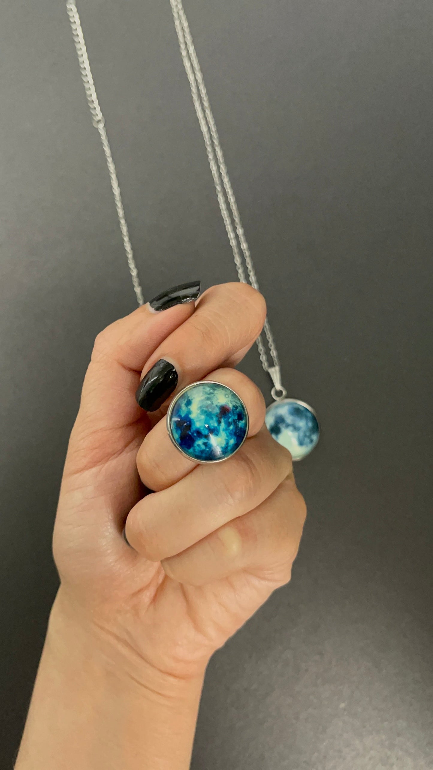 gid://shopify/MediaImage/24742906429534